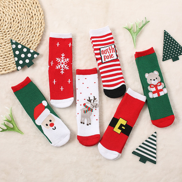 Dziecięce śliczne, krótkie skarpety zimowe z bożonarodzeniowym motywem śnieżynki, łoś, św. Mikołajem i niedźwiedziem - tanie ubrania i akcesoria