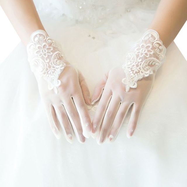 Vintage krótkie rękawiczki ślubne z haftem kwiecista koronka Patchwork - ochrona UV dla nowożeńców - pełne mitenki - tanie ubrania i akcesoria