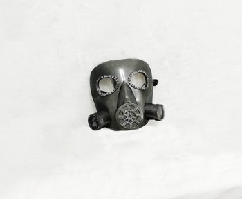 Maska cosplay Sledge Siege Seamus Cowden - sześciokolorowa tęcza