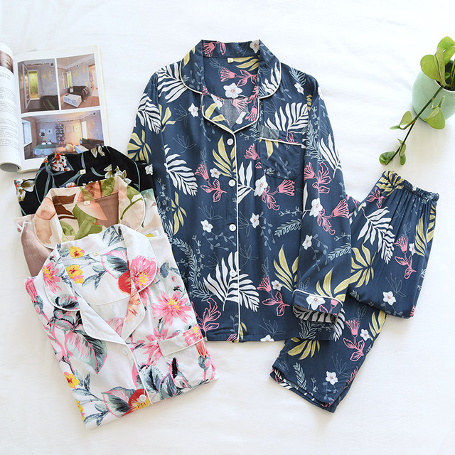 Nowe wiosenno-letnie damskie piżamy dwuczęściowe: wiskozowe spodnie z długimi rękawami i duży kardigan w kwiaty - wygodny zestaw do domu - tanie ubrania i akcesoria