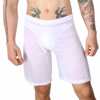 Luźne męskie białe spodnie do spania z elastyczną talią i komfortowymi siatkowymi szortami w połowie talii