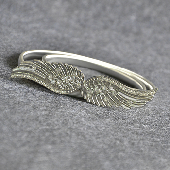 Elastyczny pasek ślubny z kątem skrzydła - złoto/srebro + łańcuch liści