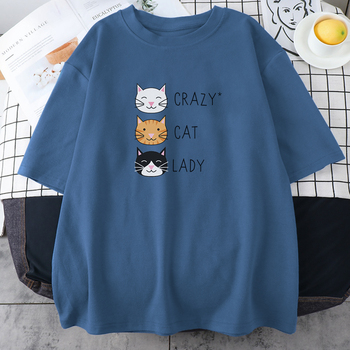 Koszulka damska z nadrukiem trzech uroczych kotów w różnych kolorach, retro styl prostota (O-Neck)