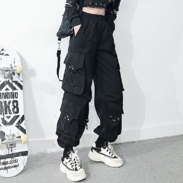 Czarne spodnie Cargo QWEEK Baggy Harajuku Streetwear Oversize dla kobiet - gotycki styl, idealne do joggingu i na co dzień - tanie ubrania i akcesoria