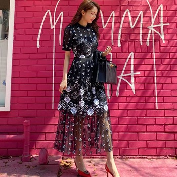 Nowa sukienka Midi z czarnej siatki haftowanej, wysokiej jakości lato 2020 z krótkim rękawem i dekoltem O-Neck - styl vintage