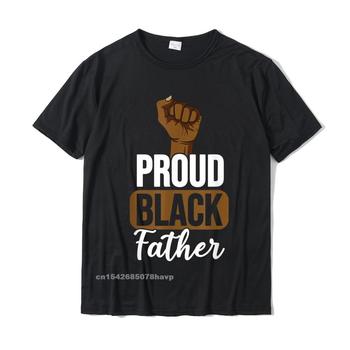 Wyjątkowa męska koszulka czarna z wzorem Dumny Czarny Ojciec wykonana z wysokiej jakości materiału