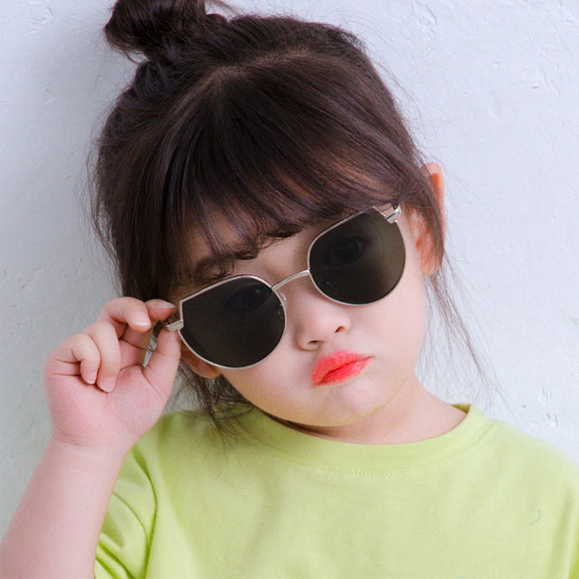 Okulary przeciwsłoneczne metalowe dla dziewczynek Vintage, nieregularne, śliczne, UV400, niemowlęce, Gafas De Sol Mujer 2020 - tanie ubrania i akcesoria
