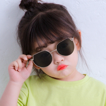 Okulary przeciwsłoneczne metalowe dla dziewczynek Vintage, nieregularne, śliczne, UV400, niemowlęce, Gafas De Sol Mujer 2020