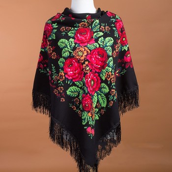 Duży kwadratowy szal damski z frędzlami - wzory etniczne, ciepłe i modne