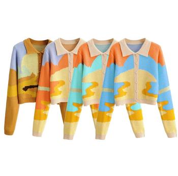 Damski sweter rozpinany z długim rękawem i guzikami, idealny na zimę i jesień, w kolorowe geometryczne wzory