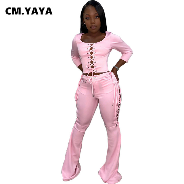 Zestaw damski z crop topem i spodniami flare CM.YAYA - moda jesienna 2021 - tanie ubrania i akcesoria