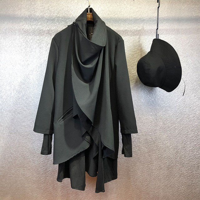 Kurtka męska jesienno-zimowa nowej kolekcji - asymetryczny krój z charakterystycznym przetłoczeniem i luźnym fasonem - tanie ubrania i akcesoria