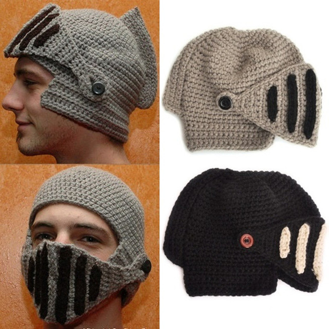 Ręcznie robione zimowe czapki z kaskiem rycerza – Marka Nanci Roman - tanie ubrania i akcesoria