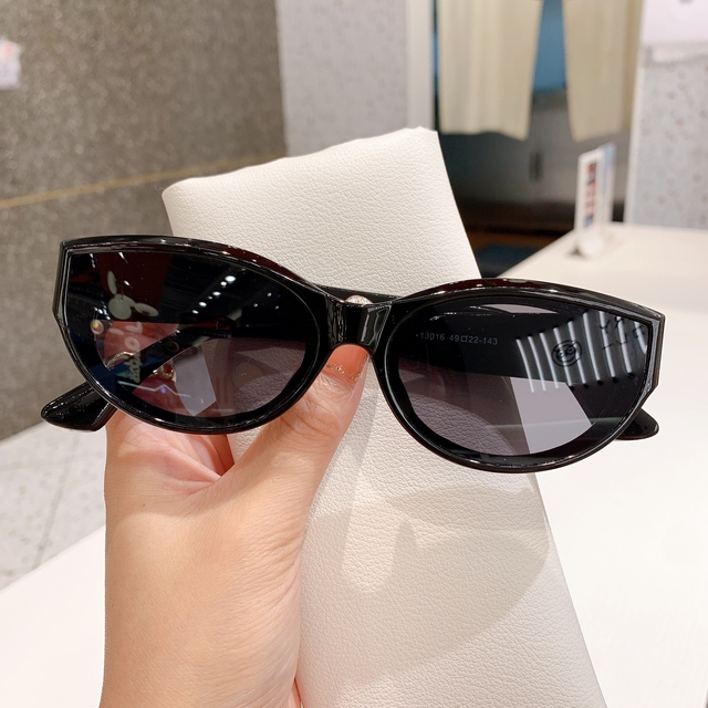 Czarne okulary przeciwsłoneczne Vintage dla kobiet - kwadratowe, ochrona UV, luksusowe - tanie ubrania i akcesoria