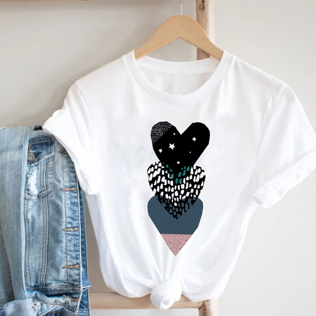 Koszulka damska Kobiety lat 90. w stylu akwareli – trendy wiosna/lato, wzór walentynkowy, grafika na T-shirt - tanie ubrania i akcesoria