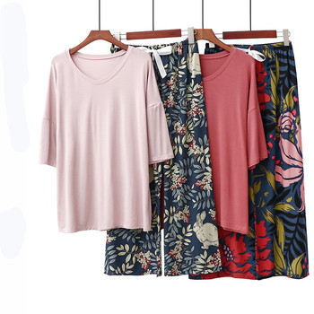 Damska piżama nocna z nadrukiem kwiatów: krótka koszulka z elastyczną talią, a także bielizna wykonana z modalu