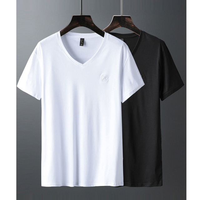 Męska luksusowa koszulka z krótkim rękawem V Neck z jedwabiu Pima 100% bawełny merceryzowanej, kolor: lodowy - model R haftowany - tanie ubrania i akcesoria