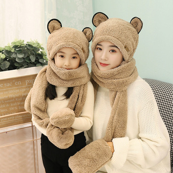 Zestaw zimowych akcesoriów dla dziecka - 3 w 1 szalik, kapelusz i rękawiczki w motywie słodkiego niedźwiadka