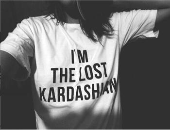 Koszulka damska biała z nadrukiem I'M THE LOST KARDASHIAN - krótki rękaw, O-neck