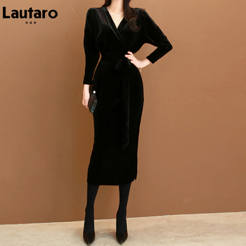 Elegancka czarna sukienka ołówkowa ze skrzydłami, długimi rękawami i ołówkowym fasonem marki Lautaro - suknie wieczorowe 2021