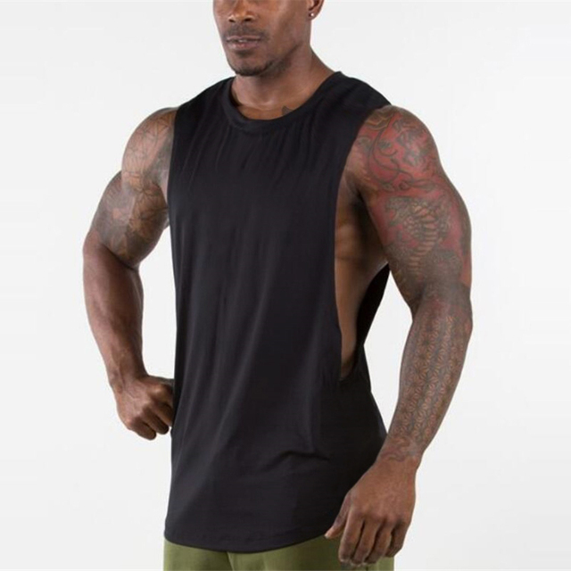 Męska koszulka bez rękawów do siłowni - wykonana z bawełny, otwarte strony, model Stringer, eksponująca mięśnie - tanie ubrania i akcesoria