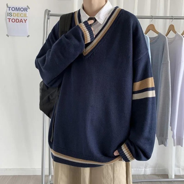 Jednolity męski sweter V-neck w kolorze granatowym, idealny na wiosnę i jesień - tanie ubrania i akcesoria
