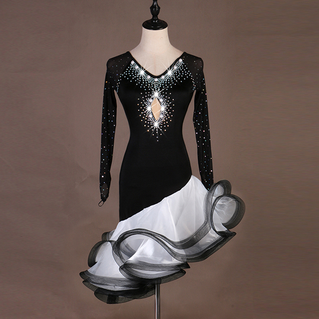 Sukienka damskawa do tańca latynoskiego z kryształami i frędzlami - długi rękaw, spódnica z kości rybnej - tanie ubrania i akcesoria