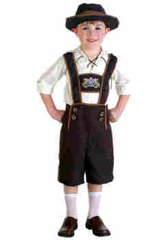 Chłopiec w kostiumie Lederhosen Oktoberfest - tradycyjny strój z Bawarii na karnawał dla młodych miłośników piwa i zabawy