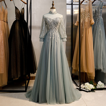 Suknia wieczorowa A-line z koronkowymi aplikacjami i trzema czwartymi rękawami, długość podłogi