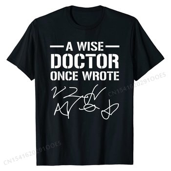 Mądry lekarz napisał śmieszne pismo odręczne - T-shirt męski w stylu streetwear i koszulki Hip Hop