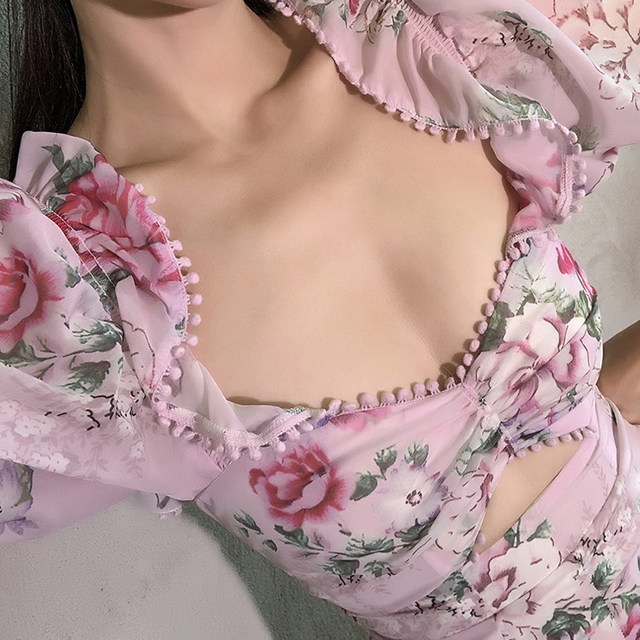 Seksowna sukienka w stylu francuskim z kwadratowym kołnierzykiem i kwiatowym wzorem - różowa, obcisła, podkreślająca talię, w linii a w mini długości - wiosna/lato 2021 - tanie ubrania i akcesoria