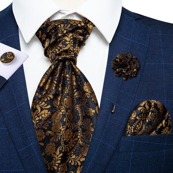 Męski jedwabny krawat Ascot czarno-złoty z broszką - formalny dodatek do garnituru, idealny na ślubne przyjęcie