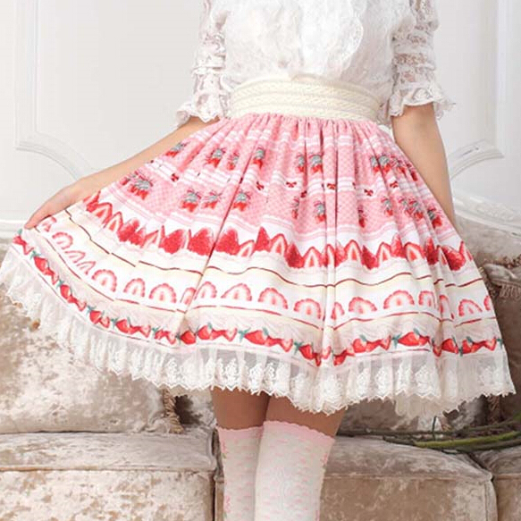 Spódnica damska z nadrukiem truskawek w stylu Lolita Kawaii o delikatnym różowym kolorze i plisowanym, koronkowym dole - tanie ubrania i akcesoria