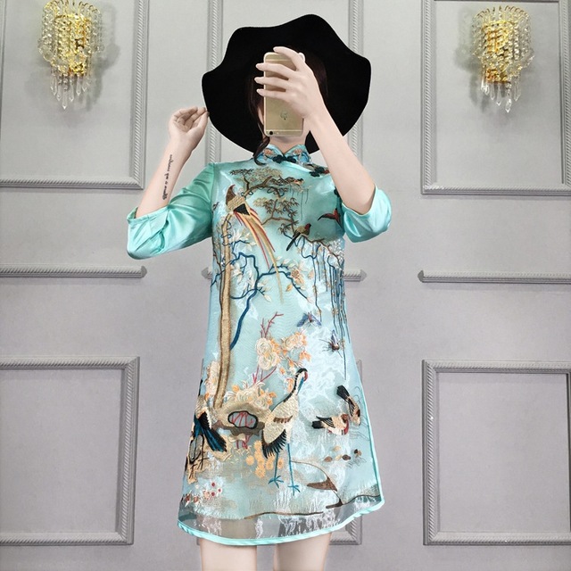 Chińska sukienka qipao z haftem i stójką, nowoczesny design 2021 - tanie ubrania i akcesoria