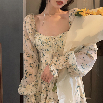Sukienka kwiatowa na lato 2021 z długim rękawem