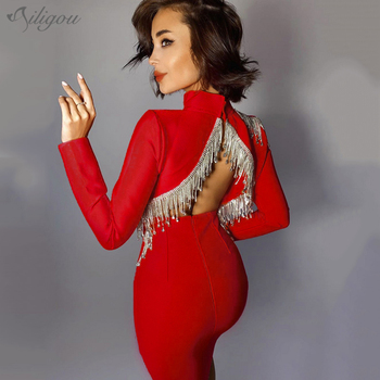 Czerwono-czarna sukienka bandażowa z diamentowym zdobieniem i frędzlami, wykonana z wysokiej jakości sztucznego jedwabiu