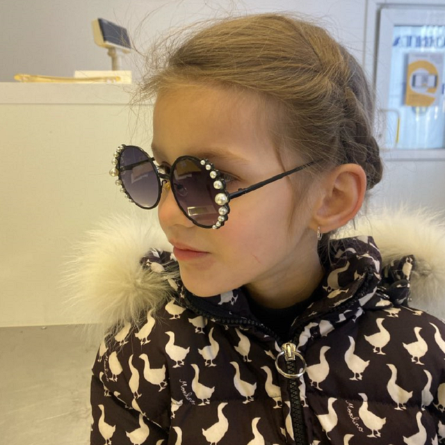 Dziecięce okulary przeciwsłoneczne vintage 2020 ze złotymi metalowymi okrągłymi perłami - tanie ubrania i akcesoria