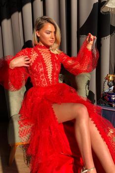 Sukienka Maxi VAZN linia nocna czerwona koronka pełne rękawy elegancki formalny