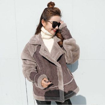 Zamszowy zimowy płaszcz dla kobiet z futerkiem jagnięcym