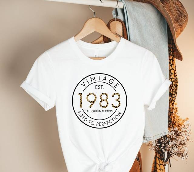 Koszulka urodzinowa z nadrukiem Leopard Vintage 38 z 1983 roku. 100% bawełniana. Trendy grafika na O-neck. Koszulka Mama matka T-shirt y2k - tanie ubrania i akcesoria