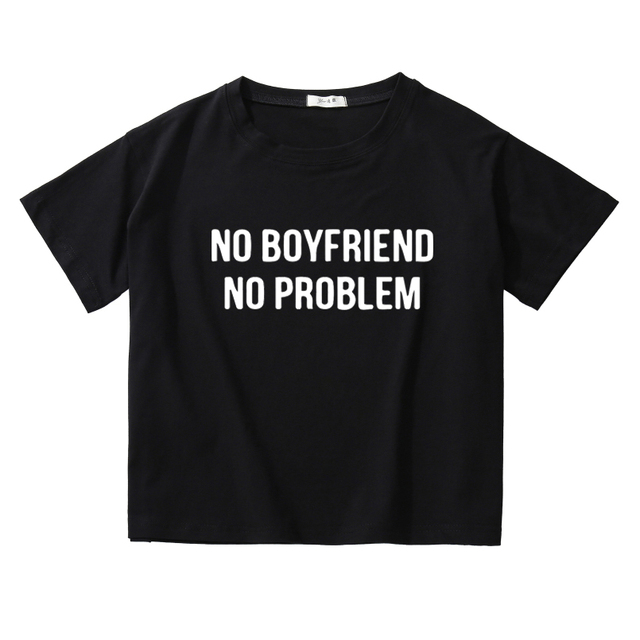 Krótki top casual z nadrukiem 'Bez chłopaka, bez problemu' – koreański styl, odzież damska - tanie ubrania i akcesoria