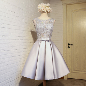 Sukienka balowa z koronkowymi kwiatami – elegancja i szyk na wieczór weselny, taniec czy studniówkę