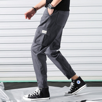 Męskie spodnie bojówki sportowe H9023 z wieloma kieszeniami, czarne, z sznurkami - modny, koreański styl młodzieżowy