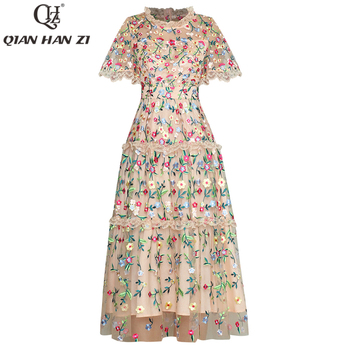 Projektant mody – letnia sukienka vintage w stylu siateczki z haftem w kwiaty – średniej długości sukienka