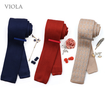 Zestaw 4 modnych krawatów z broszką, spinką do krawata i różą dla mężczyzn na przyjęcia - kolor czerwony i brązowy