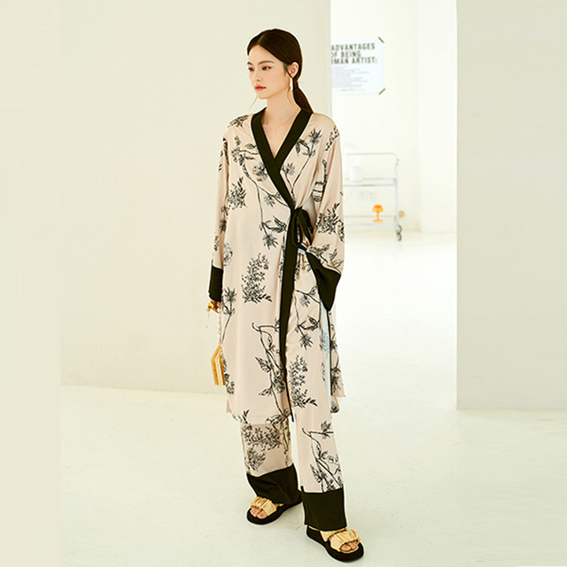 Dwuczęściowy zestaw damskich jedwabnych satynowych piżam - kościec chiński, długie rękawy - tanie ubrania i akcesoria