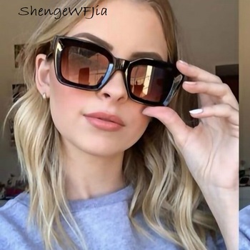Duże czarne okulary przeciwsłoneczne damskie w stylu vintage z dużą ramką i filtrem UV400