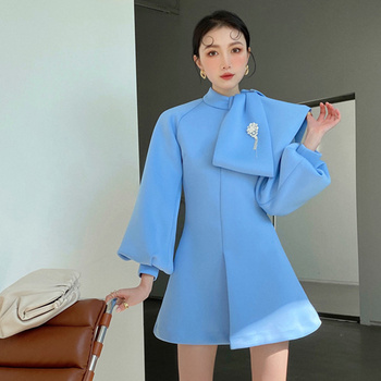 Nowa mini sukienka kobieca, modna odzież na jesień 2021, błękitny, wykonana z mikroelastycznego materiału (N266)