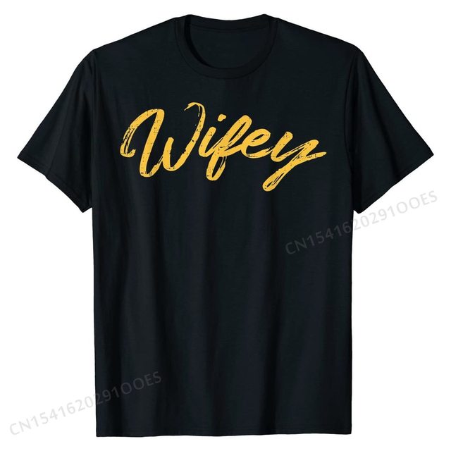 Koszulka męska z nadrukiem Wifey Funny - prezent idealny dla żony, panny młodej i mam na ślubie - tanie ubrania i akcesoria